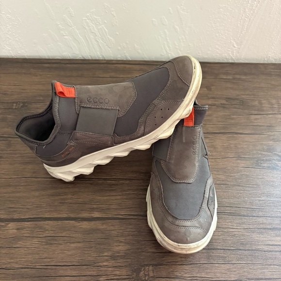 ECCO Women's Mx Low Slip On Shoes Trainers Sneakers Size 9-9.5 Gray Camo Leather - Picture 1 of 10